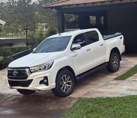 TOYOTA-HILUX-2.8 SRX 4X4 CD 16V DIESEL 4P AUTOMÁTICO TOYOTA-HILUX-2016