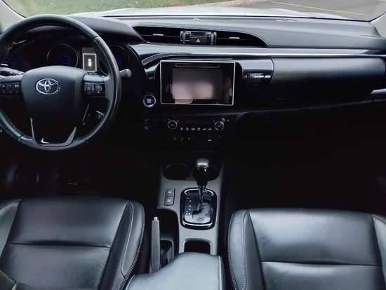 TOYOTA-HILUX-2016