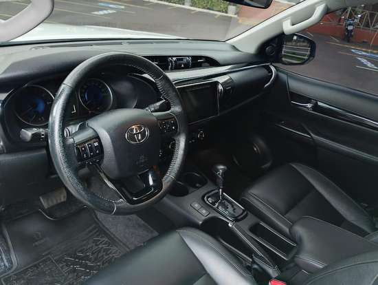 TOYOTA-HILUX-2016