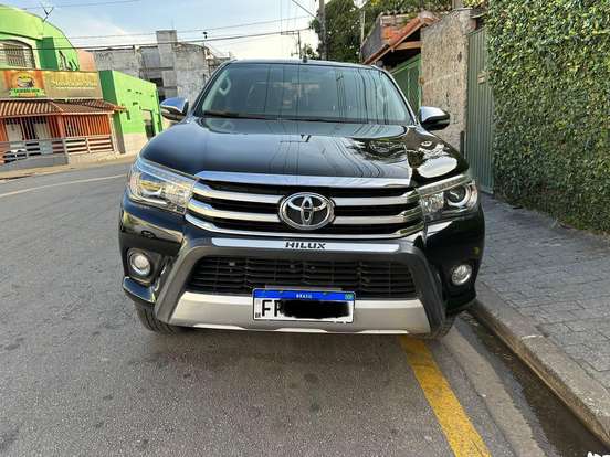 TOYOTA-HILUX-2017