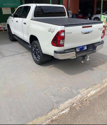 TOYOTA-HILUX-2019