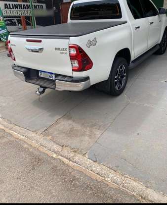 TOYOTA-HILUX-2019
