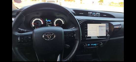 TOYOTA-HILUX-2019