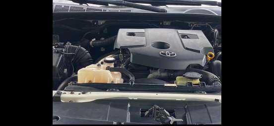 TOYOTA-HILUX-2019