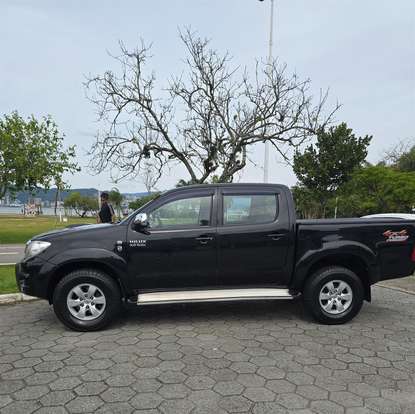 TOYOTA-HILUX-3.0 SRV 4X4 CD 16V TURBO INTERCOOLER DIESEL 4P AUTOMÁTICO TOYOTA-HILUX-2011