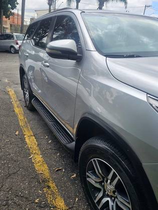 TOYOTA HILUX SW4 2.7 SR 7 LUGARES 4X2 16V FLEX 4P AUTOMÁTICO