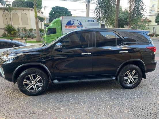 TOYOTA-HILUX SW4-2019