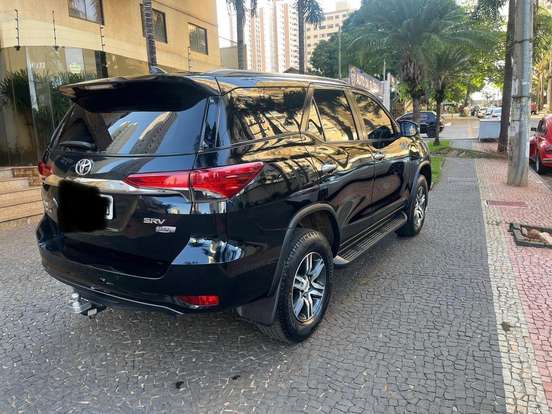 TOYOTA-HILUX SW4-2.7 SRV 7 LUGARES 4X2 16V FLEX 4P AUTOMÁTICO TOYOTA-HILUX SW4-2019