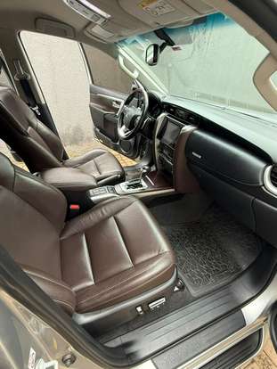 TOYOTA-HILUX SW4-2019
