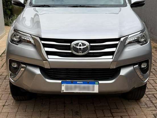 TOYOTA-HILUX SW4-2.8 SRX 4X4 7 LUGARES 16V TURBO INTERCOOLER DIESEL 4P AUTOMÁTICO TOYOTA-HILUX SW4-2019