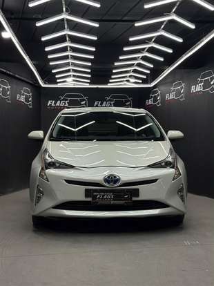 TOYOTA-PRIUS-2017