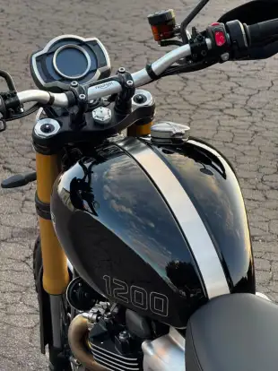 TRIUMPH-BONNEVILLE SCRAMBLER 1200 XE-2025