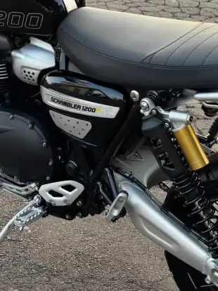 TRIUMPH-BONNEVILLE SCRAMBLER 1200 XE-2025