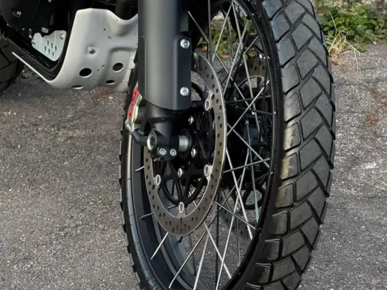 TRIUMPH-BONNEVILLE SCRAMBLER 1200 XE TRIUMPH-BONNEVILLE SCRAMBLER 1200 XE-2025