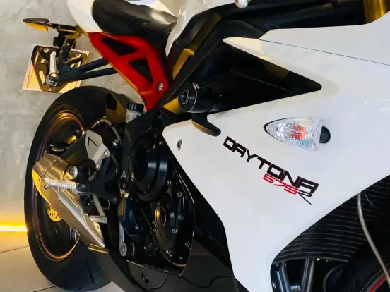 TRIUMPH-DAYTONA 675 ABS TRIUMPH-DAYTONA 675 ABS-2014