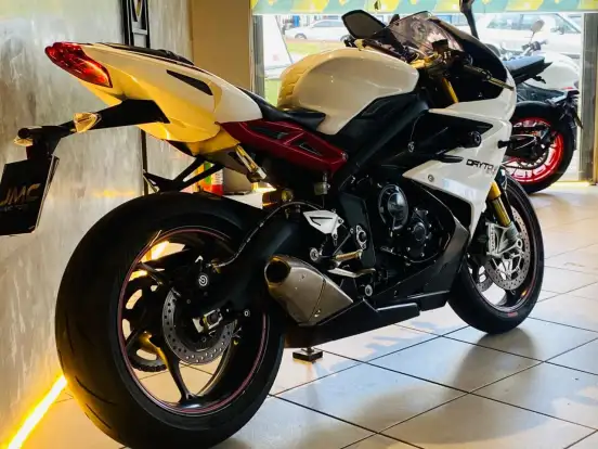 TRIUMPH-DAYTONA 675 ABS TRIUMPH-DAYTONA 675 ABS-2014
