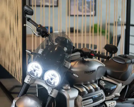 TRIUMPH-ROCKET III R-2023