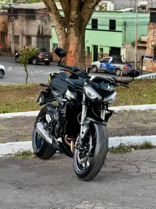 TRIUMPH-STREET TRIPLE RS ABS-2025