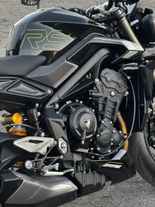 TRIUMPH-STREET TRIPLE RS ABS-2025