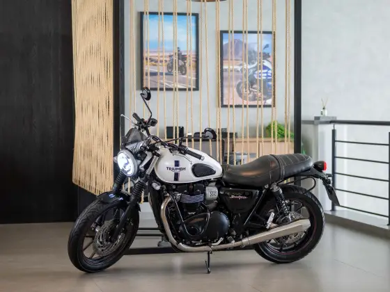 TRIUMPH STREET TWIN 