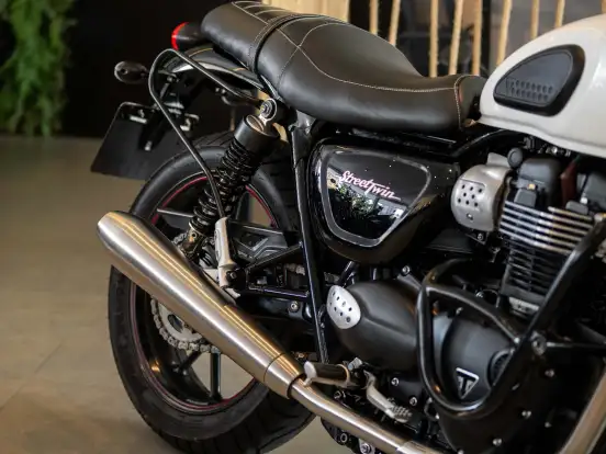 TRIUMPH-STREET TWIN-2018
