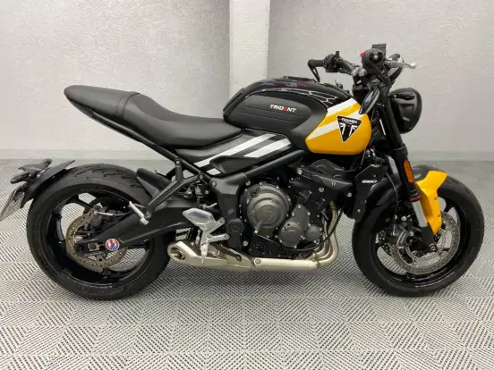 TRIUMPH-TRIDENT 660 TRIPLE TRIBUTE EDITION TRIUMPH-TRIDENT 660 TRIPLE TRIBUTE EDITION-2025