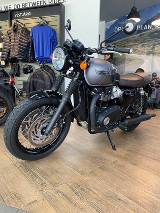 TRIUMPH BONNEVILLE T120 BLACK 1200 