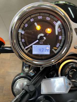 TRIUMPH-BONNEVILLE T120 BLACK 1200-2025