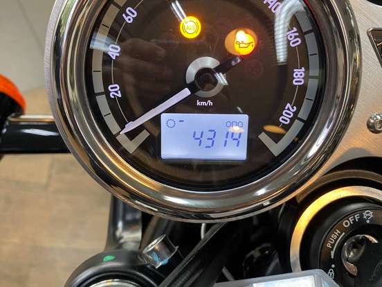 TRIUMPH-BONNEVILLE T120 BLACK 1200 TRIUMPH-BONNEVILLE T120 BLACK 1200-2025