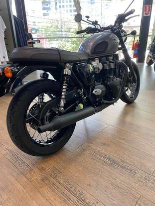 TRIUMPH-BONNEVILLE T120 BLACK 1200-2025