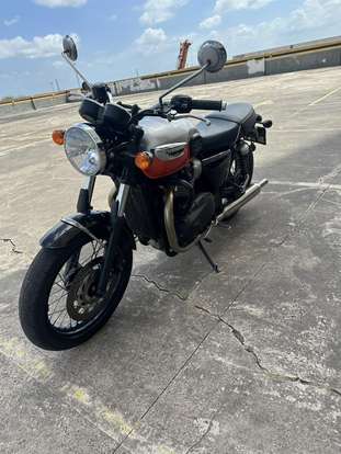 TRIUMPH-BONNEVILLE T100 900-2024