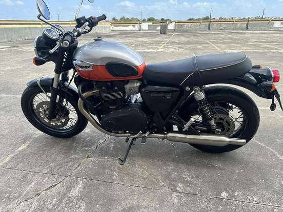 TRIUMPH-BONNEVILLE T100 900 TRIUMPH-BONNEVILLE T100 900-2024
