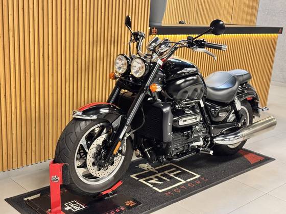 TRIUMPH ROCKET III 