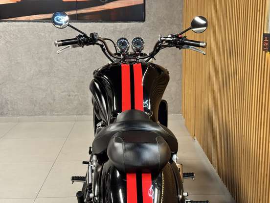 TRIUMPH-ROCKET III-2013