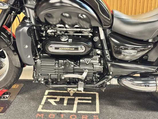 TRIUMPH-ROCKET III-2013