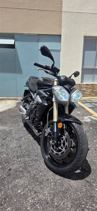 TRIUMPH STREET TRIPLE 675 ABS 