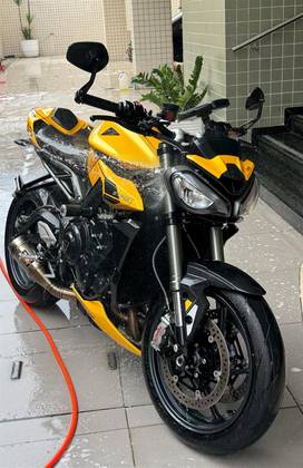 TRIUMPH STREET TRIPLE RS ABS 