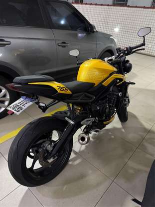 TRIUMPH-STREET TRIPLE RS ABS-2025