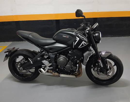TRIUMPH TRIDENT 660 