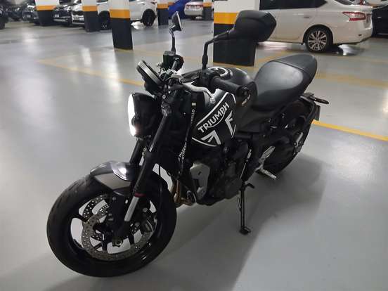TRIUMPH-TRIDENT 660-2023
