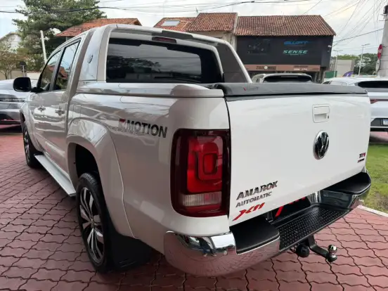 VOLKSWAGEN-AMAROK-2017