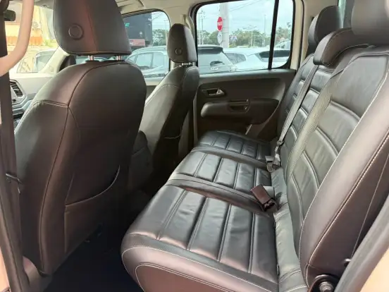 VOLKSWAGEN-AMAROK-2017