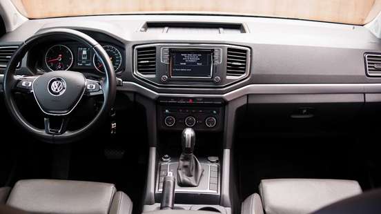 VOLKSWAGEN-AMAROK-2023