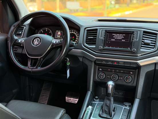 VOLKSWAGEN-AMAROK-2021