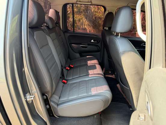 VOLKSWAGEN-AMAROK-2021