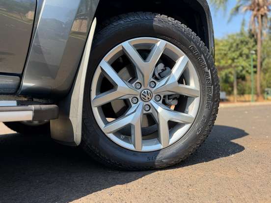 VOLKSWAGEN-AMAROK-2021