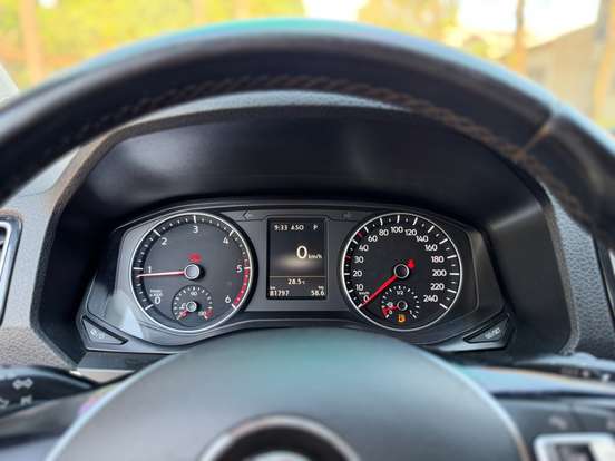 VOLKSWAGEN-AMAROK-2021