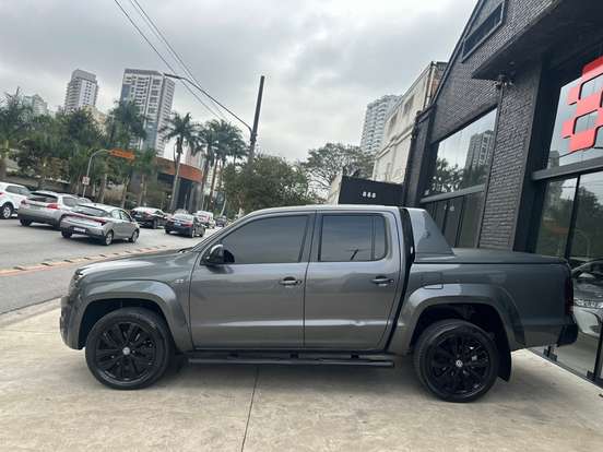 VOLKSWAGEN-AMAROK-2021