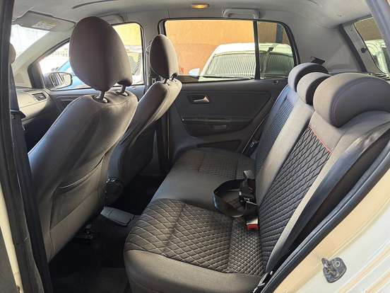 VOLKSWAGEN-CROSSFOX-1.6 MI FLEX 8V 4P AUTOMATIZADO VOLKSWAGEN-CROSSFOX-2015