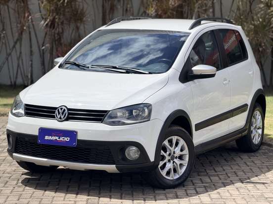 VOLKSWAGEN-CROSSFOX-2013
